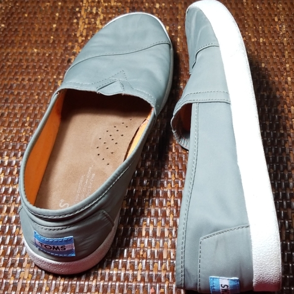 TOMS - Picture 4 of 8